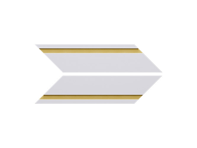 Revestimento Chevron branco com friso dourado de poliestireno Santa Luzia